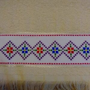 1888 Mills Beige Fingertip Towel Deluxe Geometric Hand Embroidery Design (1)